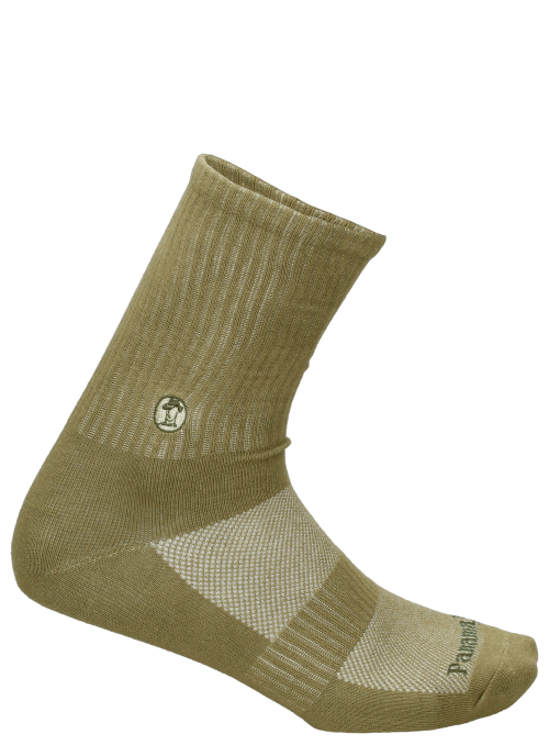 Calcetines oliva de algodón, poliéster y elastano para suavidad y flexibilidad.