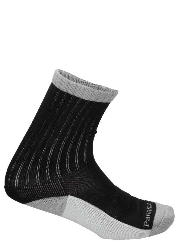 Diseño discreto de calcetines unisex, perfectos para capas interiores en días frescos.
