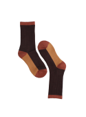 Calcetines de lana Merino café, ofrecen comodidad y estilo para cualquier ocasión.