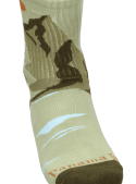 Detalle del tejido suave y flexible de los calcetines verdes unisex, ideal para el uso diario.