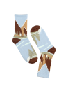 Estilo casual de calcetines celestes unisex para looks urbanos y deportivos.