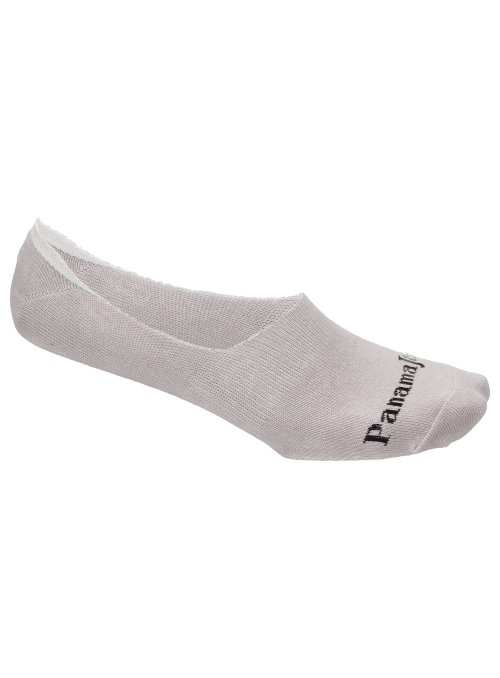Ajuste elástico de calcetines grises, perfectos para complementar outfits casuales y discretos.