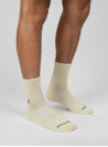 Calcetines verdes unisex de algodón con puño acanalado para comodidad diaria.