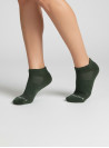 Calcetines unisex verdes de algodón, poliéster y elastano, ideales para rutinas diarias.