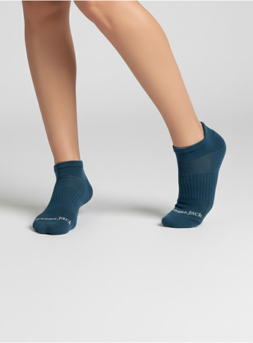 Textura suave y flexible de los calcetines azules para uso diario.