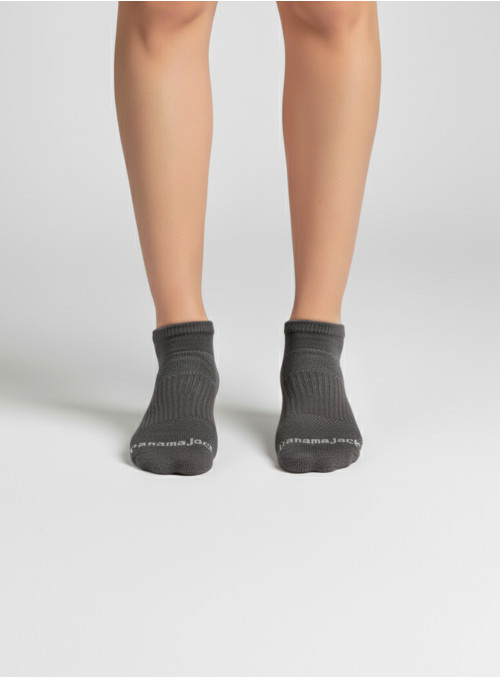 Calcetines clásicos grises unisex que ofrecen resistencia y confort gracias a su mezcla de materiales.