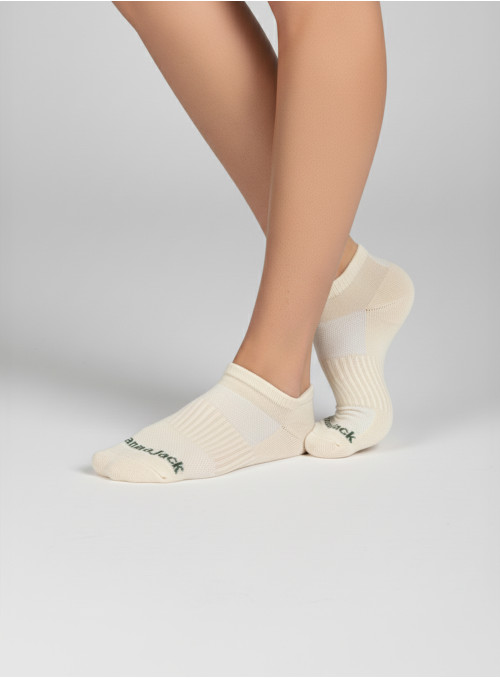 Versátiles para usar con botines, shorts o joggers.