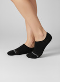 Calcetines unisex negros de diseño clásico, ideales para looks casuales y formales.