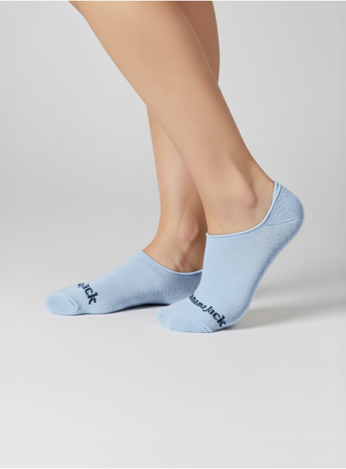 Calcetines celestes unisex ideales para looks casuales y relajados.