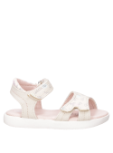 Sandalia infantil beige, ideal para combinar con vestidos o shorts en días frescos.