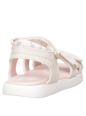 Sandalia casual sintética beige para niña, perfecta para un estilo relajado.