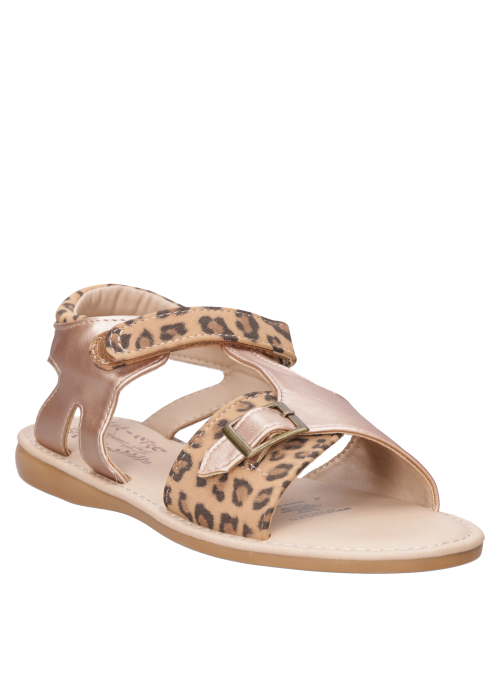 Sandalia de niña en color camel, estilo casual, adecuada para tardes ligeras y actividades diarias.