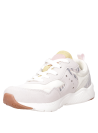 Zapatilla urbana blanca para niña, estilo casual, ideal para paseos y juegos.