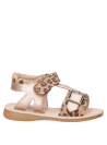 Calzado ligero para niña en color camel, diseñado para comodidad en actividades diarias.