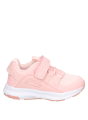 Calzado casual para niña en color rosado, perfecto para combinar con jeans y poleras.