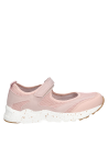 Zapatilla textil rosada para niña, estilo fresco, ideal para combinar con jeans y poleras livianas.