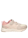 Zapatilla textil beige para niña, ideal para un look funcional y exploraciones urbanas.