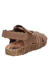 Calzado sintético café para niño, diseño versátil para actividades diarias y cómodas.
