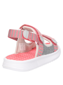 Calzado textil rosado para niña, cómodo y ligero para días calurosos.