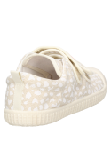 Calzado urbano beige para niña, con suela de goma flexible, ideal para caminar con comodidad.