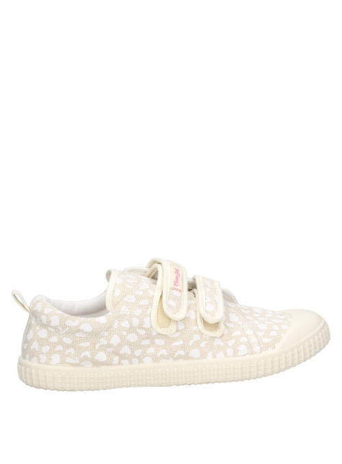 Zapatilla sintética beige para niña, estilo casual, adecuada para paseos urbanos y diversión.