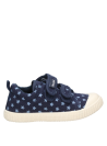 Zapatilla urbana azul para niña, estilo casual, ideal para paseos y recreos.