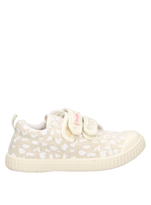 Calzado casual beige para niña, con suela sintética, ideal para combinar con jeans.