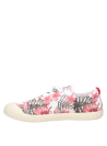 Zapatilla blanca casual para niña, diseño versátil, perfecta para combinar con jeans y shorts.