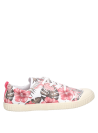 Calzado sintético blanco para niña, estilo urbano, adecuado para aventuras cotidianas.