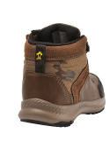 Calzado de niño en color camel, estilo casual, ideal para combinar con jeans y ropa ligera.