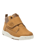 Calzado ligero camel para niño, diseño versátil, recomendado para explorar la ciudad.