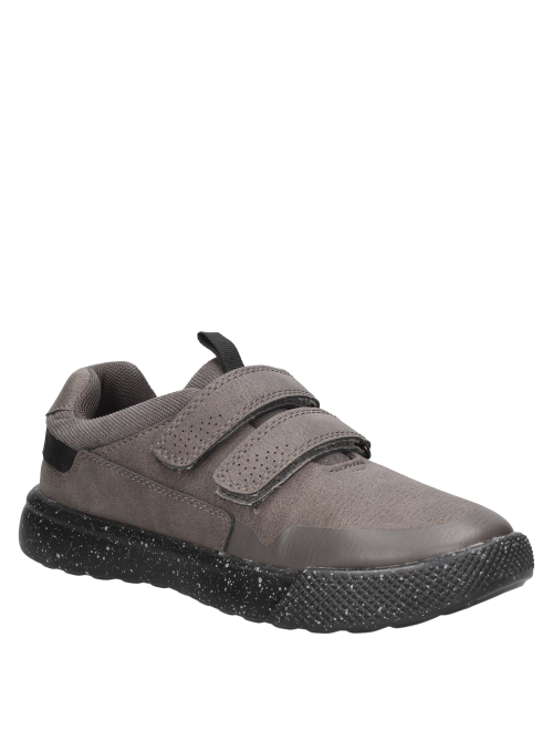 Zapato gris para niño, confeccionado en textil, recomendado para uso diario y juegos.