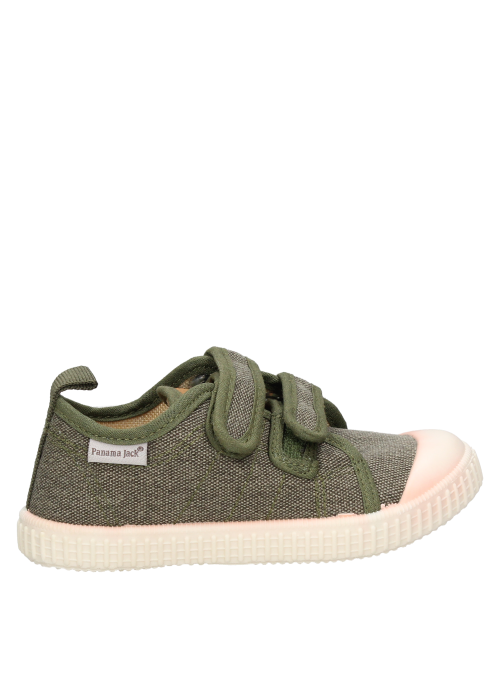 Zapatilla textil verde para niño, estilo casual, perfecta para jugar en la plaza.