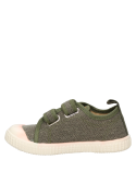 Calzado liviano verde para niño, diseño casual, recomendado para paseos en la ciudad.