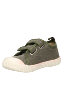 Zapatilla sintética verde para niño, diseño casual, adecuada para uso diario y aventuras.