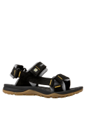 Calzado negro para niño, estilo casual, ideal para paseos en plaza y ciudad durante el verano.