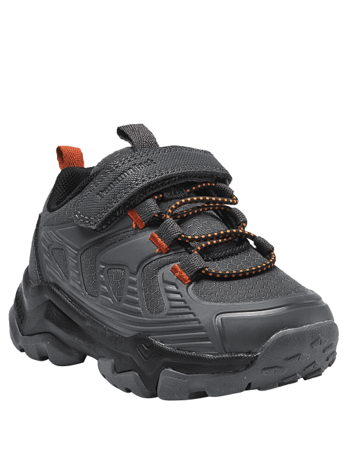 Calzado gris para niño, diseño liviano, perfecto para explorar y jugar en la ciudad.