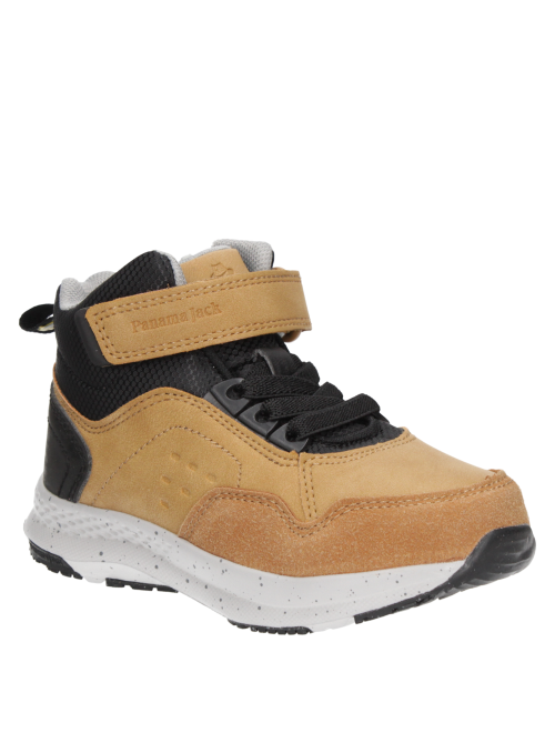 Botín casual para niño en color camel, confeccionado en material sintético y textil, cómodo para el uso diario.