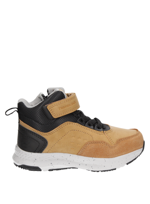 Botín casual para niño en color camel, confeccionado en material sintético y textil, cómodo para el uso diario.