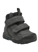 Calzado sintético gris para niño, con forro textil suave y taco plano.