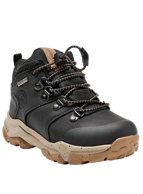 Zapatilla urbana negra para niño, estilo casual, ideal para juegos y paseos.
