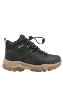 Zapatilla urbana negra para niño, estilo casual, ideal para juegos y paseos.