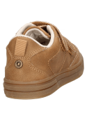 Zapatilla urbana camel para niño, estilo casual, ideal para actividades al aire libre.