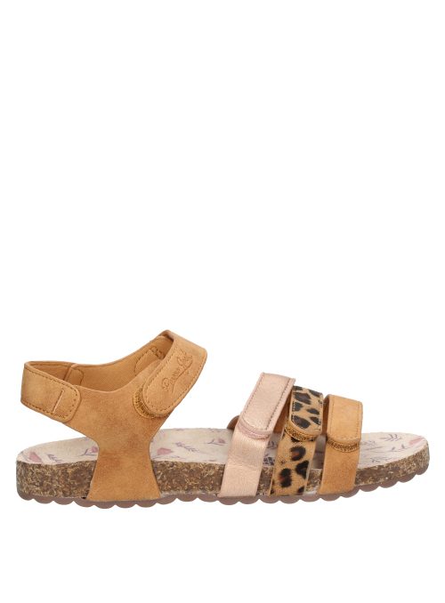 Sandalia liviana camel para niña, material sintético, ideal para combinar con shorts y vestidos.