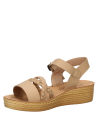 Sandalia de punta abierta beige para niña, cómoda y versátil, adecuada para actividades diarias y casuales.