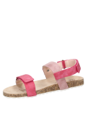 Calzado ligero rosado para niña, perfecto para combinar con shorts o vestidos veraniegos.