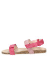 Calzado sintético rosado para niña, estilo casual, adecuado para tardes frescas con chaqueta.