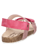 Sandalia urbana rosada para niña, estilo casual, ideal para paseos al aire libre.