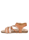 Calzado sintético camel para niña, diseño de tiras, perfecto para el verano.