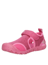 Sandalia urbana rosada para niña, estilo casual, ideal para paseos y actividades al aire libre.